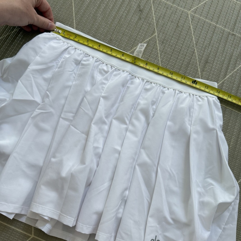 ALO Yoga Varsity Tennis Skirt White M Lined Pickleball Golf - Picture 8 of 9